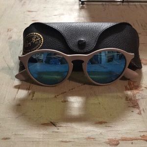Super cool Ray Bans!